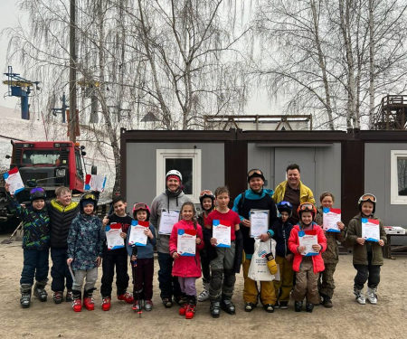 В Новосибирском отделении по фристайлу поздравили первых учеников с окончанием сезона