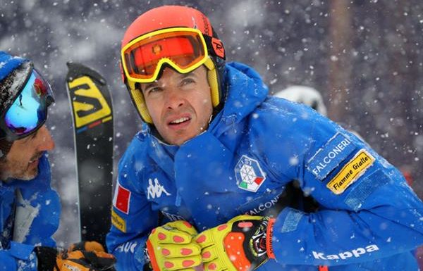 Один из самых титулованных действующих горнолыжников Италии перенес операцию на колене