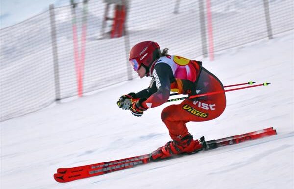 Екатерина Ткаченко пока не уступает первую строчку на этапах Кубка России в слаломе-гиганте