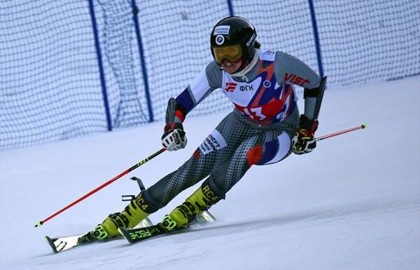 Виталина Гирина выиграла 12 этап Кубка России в слаломе-гиганте
