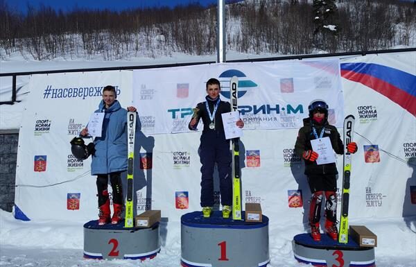 Зарубин Арсений и Владыко Виктория выиграли соревнования в комбинации в Кировске