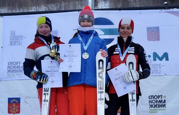 Круковская Екатерина выиграла слалом-гигант в Кировске