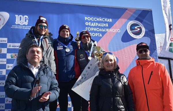 Павел Трихичев и Мария Шканова выиграли соревнования в слаломе на Международных соревнованиях