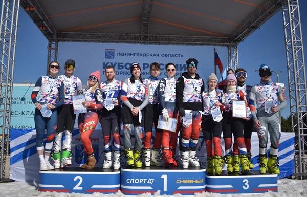 В Ленобласти чествуют победителей Финала Кубка России в командных соревнованиях по горнолыжному спорту